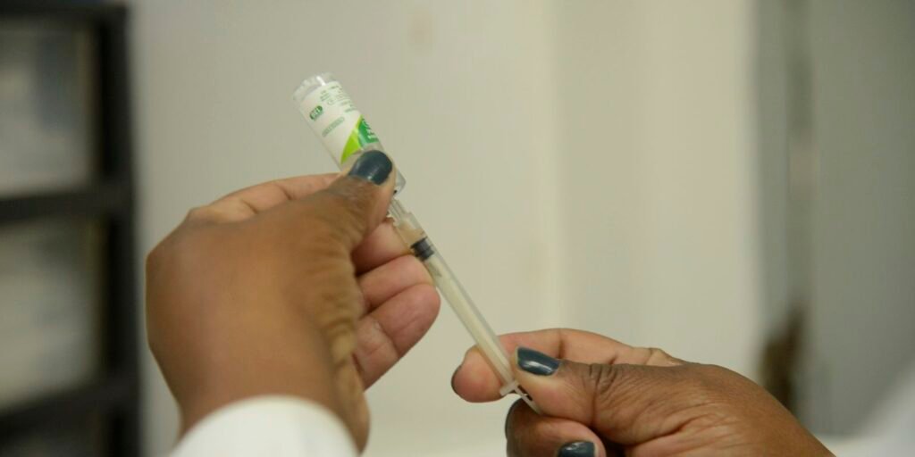 Rio anuncia calendário de vacinação de reforço para acima de 55 anos