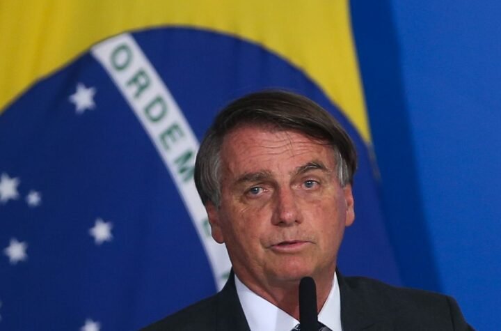 Presidente Bolsonaro concede indulto de natal