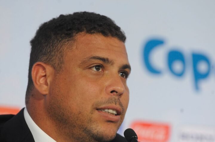 Ronaldo Fenômeno anuncia a compra do Cruzeiro