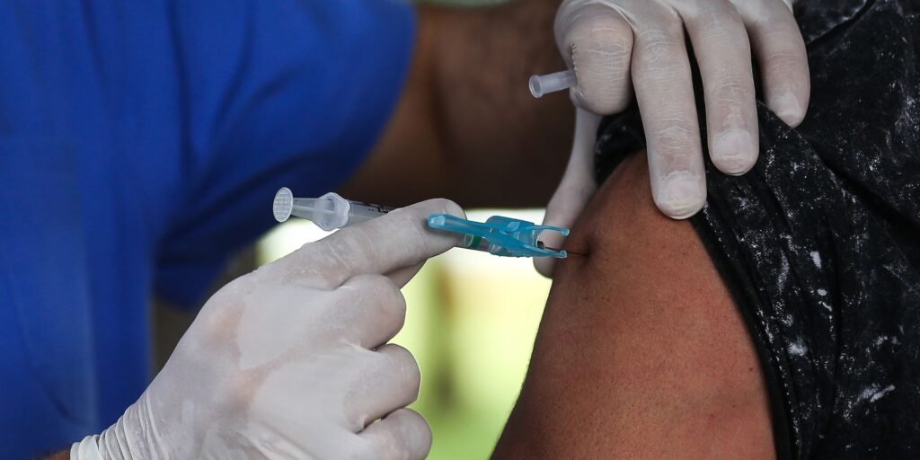 Rio recebe novas doses contra gripe e retoma imunização amanhã