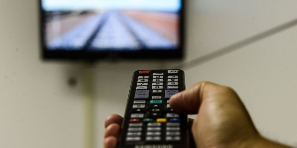Anatel encontra programas maliciosos em aparelho de TV não homologado