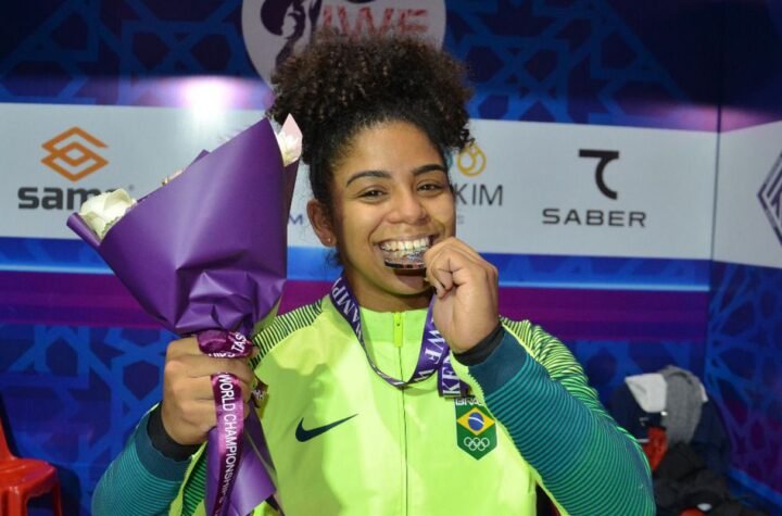 Carioca faz história e ganha 1ª medalha de uma brasileira no Mundial