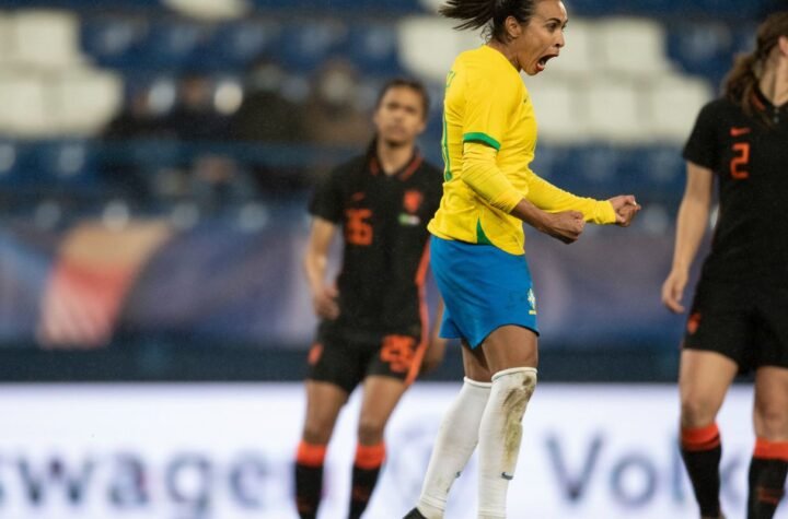 Seleção feminina empata com Holanda na estreia do Torneio da França