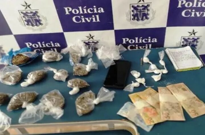 Porções de cocaína e maconha também foram apreendidas na casa do suspeito, por uma equipe da DT de Conceição do Coité