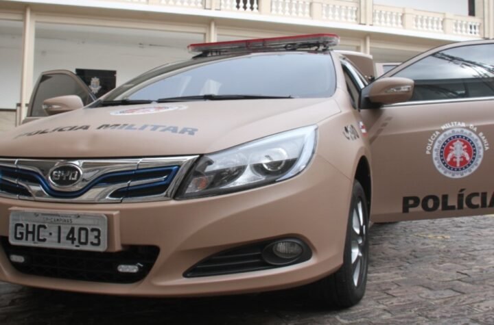 Automóvel, plotado com as novas cores da corporação, tem autonomia de até 300 quilômetros.