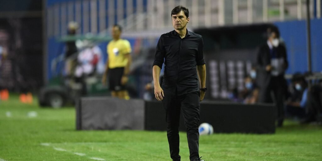 Inter demite técnico Medina após empate em casa na Sul-Americana