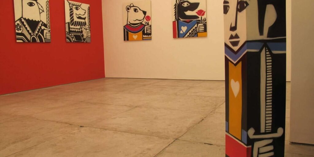Graffiti e xilogravura se unem em exposição em São Paulo