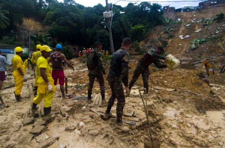 Mais seis corpos são encontrados em Pernambuco