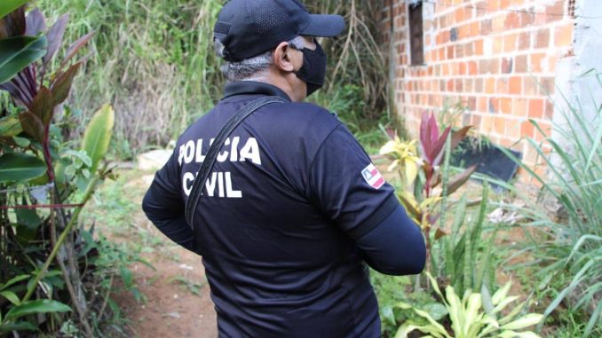 Ele praticou o crime no estado do Ceará e estava escondido na zona rural do município de Livramento de Nossa Senhora