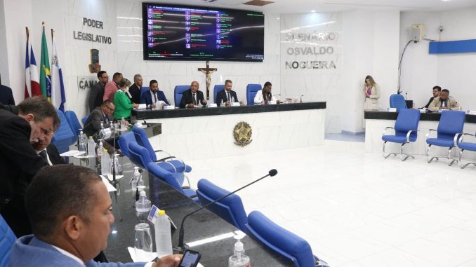 Com objetivo de oferecer educação pública ampla e de qualidade, os vereadores de Camaçari seguem apresentando e aprovando propostas para a área.