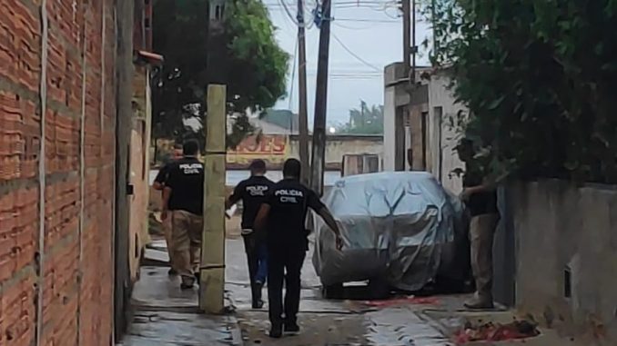 Na ocasião, a vítima, um homem de 50 anos, foi sequestrada em uma rua próxima ao Centro de Juazeiro, e os criminosos entraram em contato com sua família.