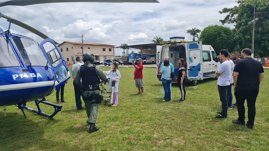 A mulher foi transportada de Santo Antônio de Jesus para Salvador, na quarta-feira (8).