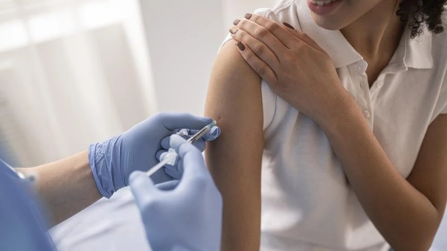 Vacina nonavalente contra o HPV chegou ao Brasil neste mês