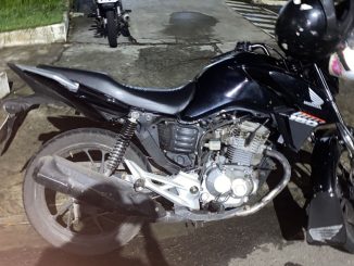 Flagrante aconteceu na noite de terça-feira (21), no bairro de Itapuã, durante patrulhamento de rotina.