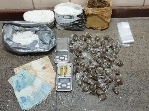 Materiais foram encontrados na localidade conhecida como KM 3, no município de Jequié.