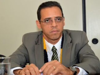 O legislador afirma também que a população vem sofrendo com um transporte coletivo inadequado e que os dirigentes sindicais estão sendo perseguidos por denunciarem a situação.