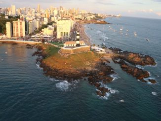 O evento aconteceu no Farol da Barra, com participações de Ivete Sangalo, Caetano Veloso e Gilberto Gil.