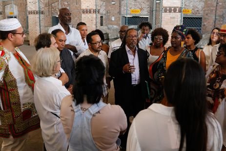 Rio de Janeiro (RJ), 11/04/2023 - O presidente da Fundação Cultural Palmares, João Jorge Rodrigues, visita o Cais do Valongo com representantes do movimento negro. Foto: Fernando Frazão/Agência Brasil