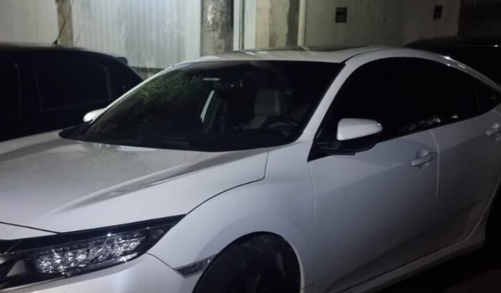 O automóvel utilizado pela dupla foi roubado, na última terça-feira (11), em outra localidade de Salvador.