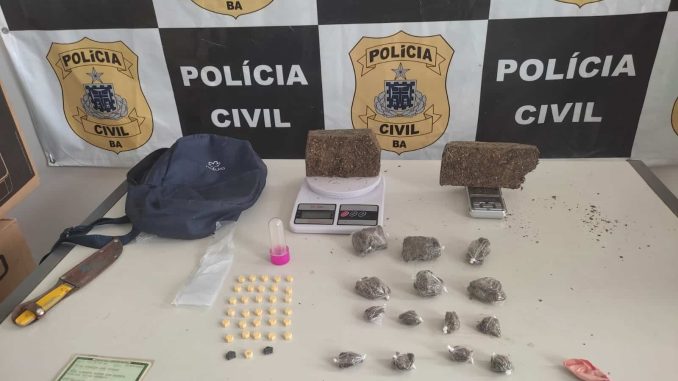 O suspeito foi autuado por tráfico e está à disposição da Justiça