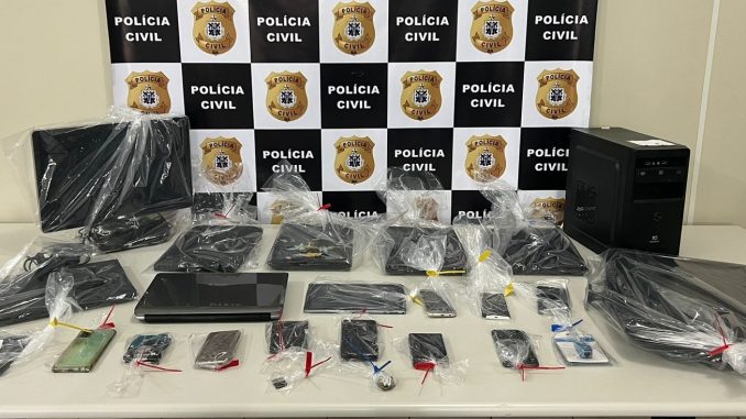 Através da inteligência, a polícia chegou ao investigado e cumpriu dois mandados de busca e apreensão em Conquista e Itapetinga