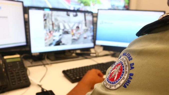 Os criminosos foram flagrados na capital baiana, neste sábado (15), pelas câmeras da SSP.