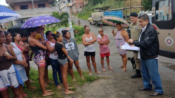 A ação social contou a ajuda de parceiros da unidade da Polícia Militar, localizada no Subúrbio de Salvador.
