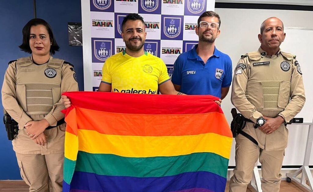 O Bepe participou do evento e convidou um representante da torcida LGBTricolor.