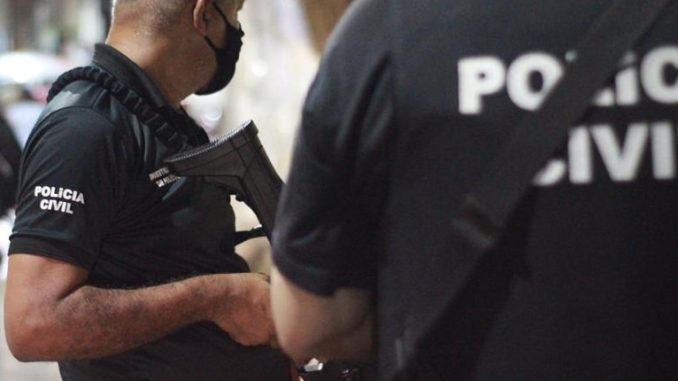 Conquista; operação prende homem por tráfico de drogas O suspeito foi flagrado no momento em que entregava cocaína para um usuário, em via pública, no bairro Santa Helena