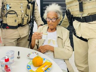 Moradora do bairro de Vida Nova, em Lauro de Freitas, a senhora foi encontrada no Rio Vermelho, na noite da segunda-feira (22).