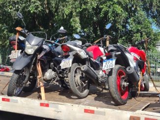 Um homem foi preso em flagrante pelos crimes de adulteração de sinal identificador e desobediência