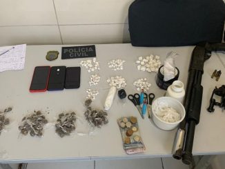 Um adolescente foi apreendido em flagrante. Armas, munições e drogas foram apreendidas com suspeitos durante a Operação Outono