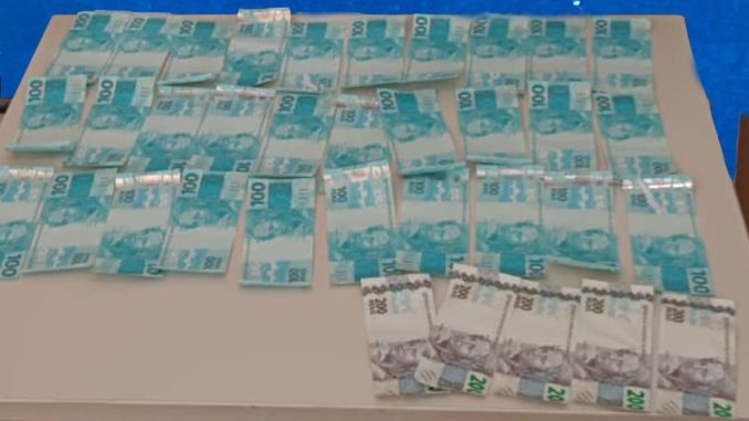 A troca de informações entre a 4ª CIPM (Macaúbas) e a Polícia Federal auxiliou no flagrante.