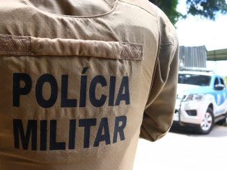 O homem foi conduzido à Delegacia de Teixeira de Freitas.