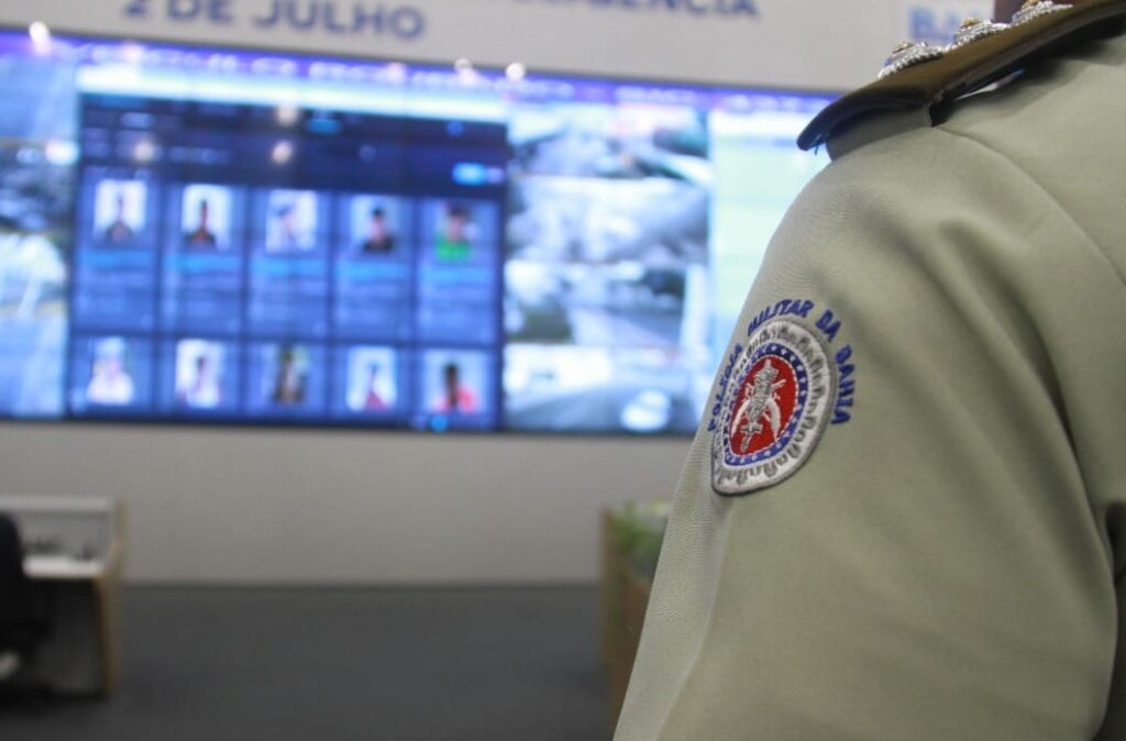 Criminosos passavam por pontos monitorados, quando foram flagrados pelas câmeras.