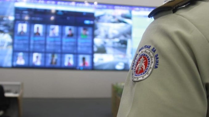 Criminosos passavam por pontos monitorados, quando foram flagrados pelas câmeras.