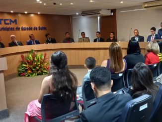 A solenidade aconteceu no plenário José Casaes e Silva, no TCM, no Centro Administrativo.