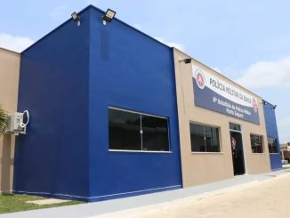 Equipes do 8° BPM encontraram o armamento dentro de um carro, nesta quinta-feira (15).