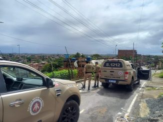 Equipes do 12° BPM, da Rondesp RMS, da Cipe Polo Industrial e do Batalhão de Choque reforçam as ações ostensivas.