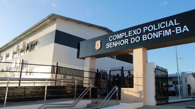 Polícia Civil apreende R$ 250 mil de cocaína em Senhor do Bonfim Os 4 kg localizados após as investigações do Depin seriam misturados a outras substâncias e transformados em 8 kg