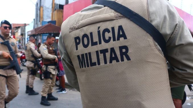 O caso aconteceu no município de Barra, na quinta-feira (29). O homem utilizou uma faca.