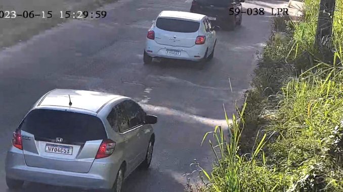 Após acionamento do Cicom, equipes do Batalhão Gêmeos realizaram o flagrante .