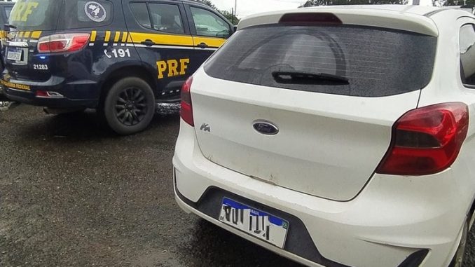 Veículo roubado é recuperado pela PRF em Simões Filho O fato foi registrado durante as ações da Operação São João