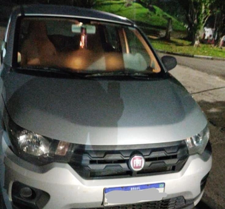 Dois criminosos acabaram presos em flagrante, na noite de sexta-feira (14), no bairro de São Marcos.