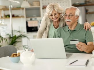 A CredFácil listou dicas importantes para que aposentados não entrem na lista de inadimplentes e consigam equilibrar as contas.