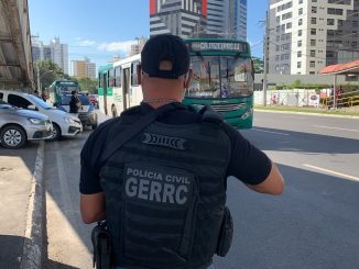 Ele foi encontrado, com dois comparsas, no bairro do Cabula, com os celulares roubados durante o crime