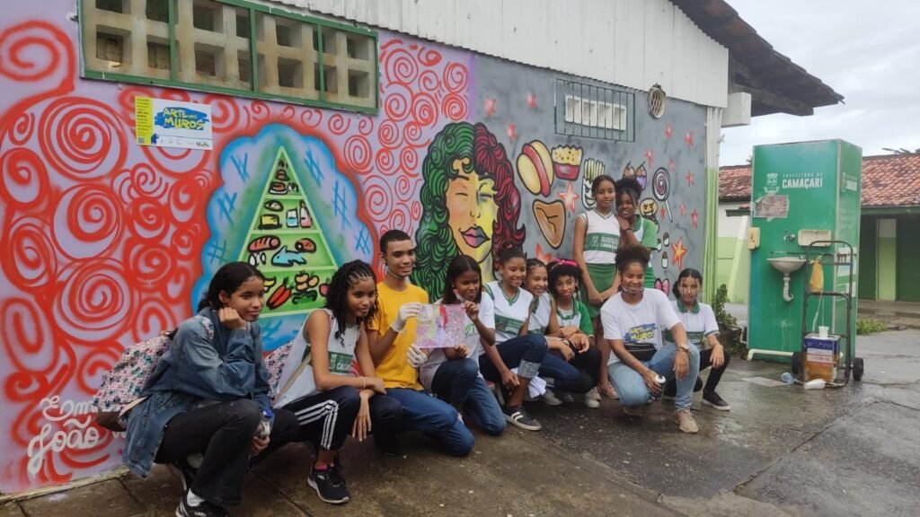 Alimentação saudável foi tema das artes grafitadas por alunos das escolas vencedoras do projeto Arte nos Muros