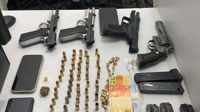 Flagrante da 84a CIPM contra dois traficantes aconteceu no início da noite de sexta-feira (14), na região Oeste da Bahia.