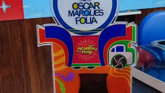 Rádio Mix Bahia FM recebe troféu destaque da Micareta de Feira