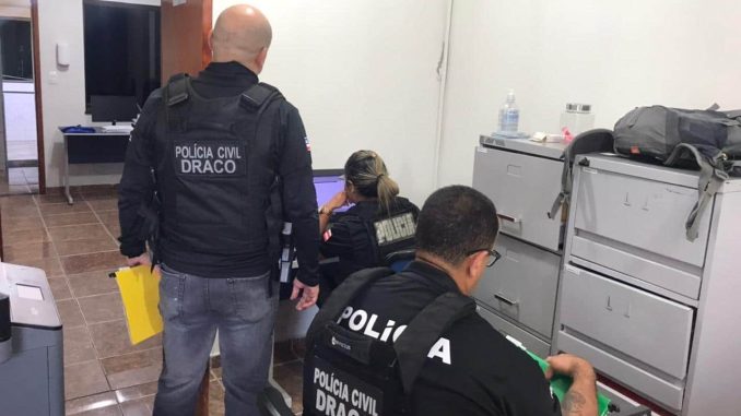 A carreta, que transportava conhaque, foi abordada no Posto Fiscal Benito Gama, em Vitória da Conquista